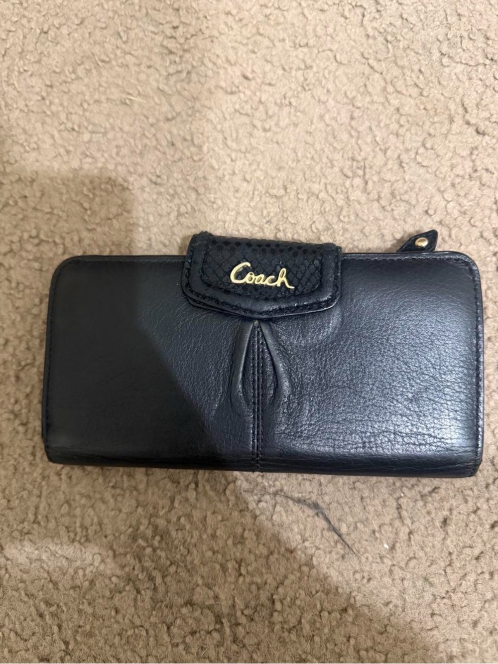 Coach Black Leather Wallet fairly used with some flawed áreas
